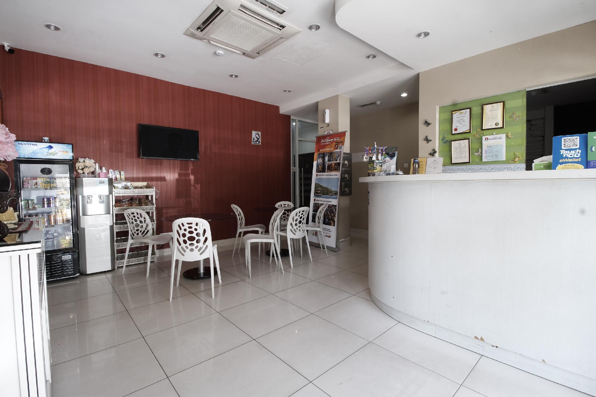 Coop Hotel Putrajaya & Cyberjaya Кампунг Денгкил Экстерьер фото