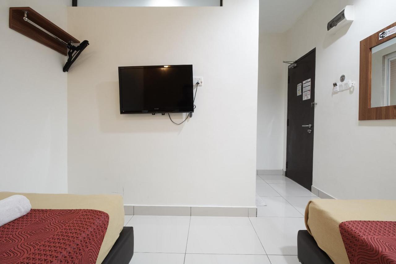 Coop Hotel Putrajaya & Cyberjaya Кампунг Денгкил Экстерьер фото